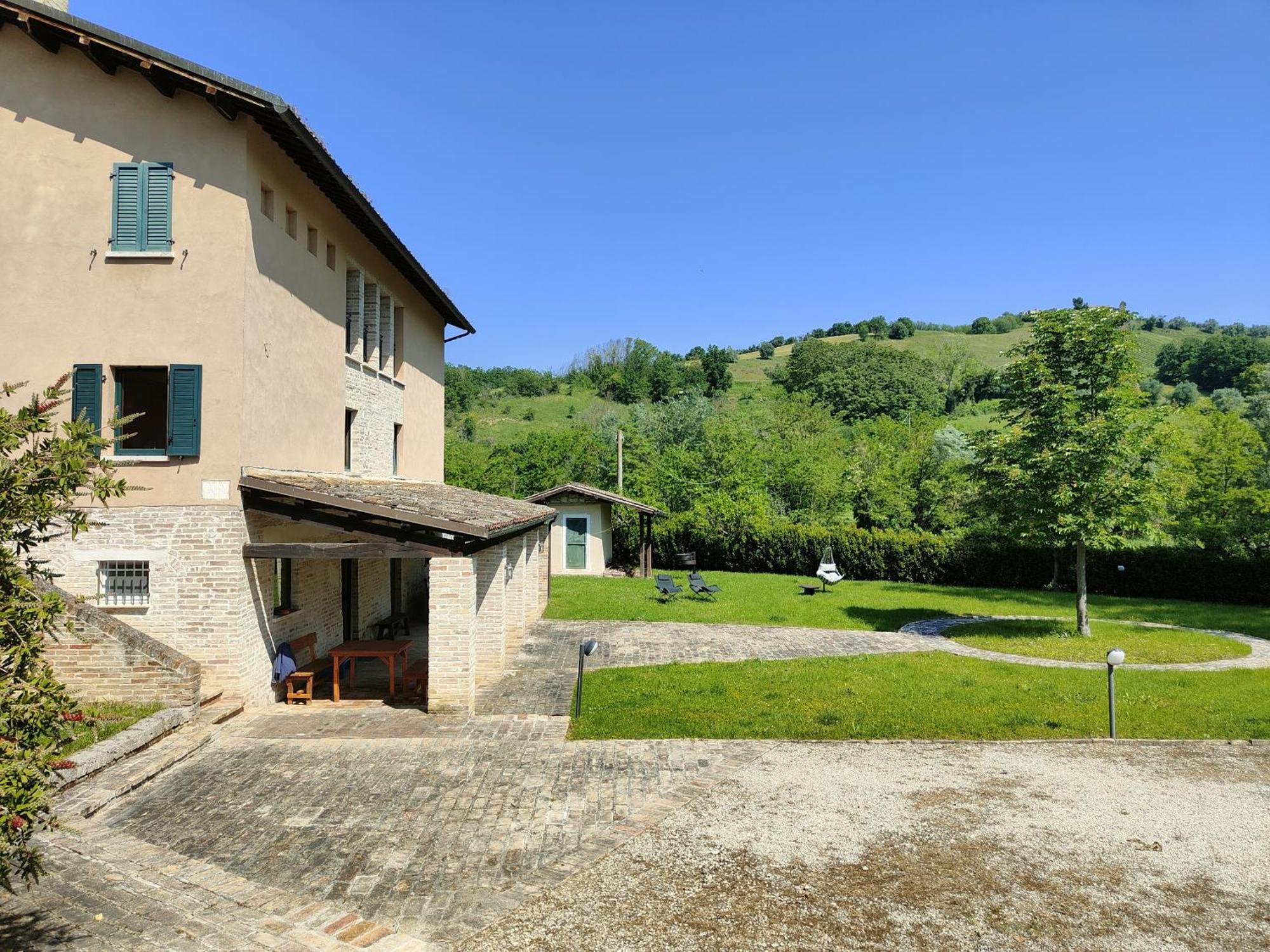 Вилла Agriturismo La Casa Del Vecchio Mulino Carassai Экстерьер фото