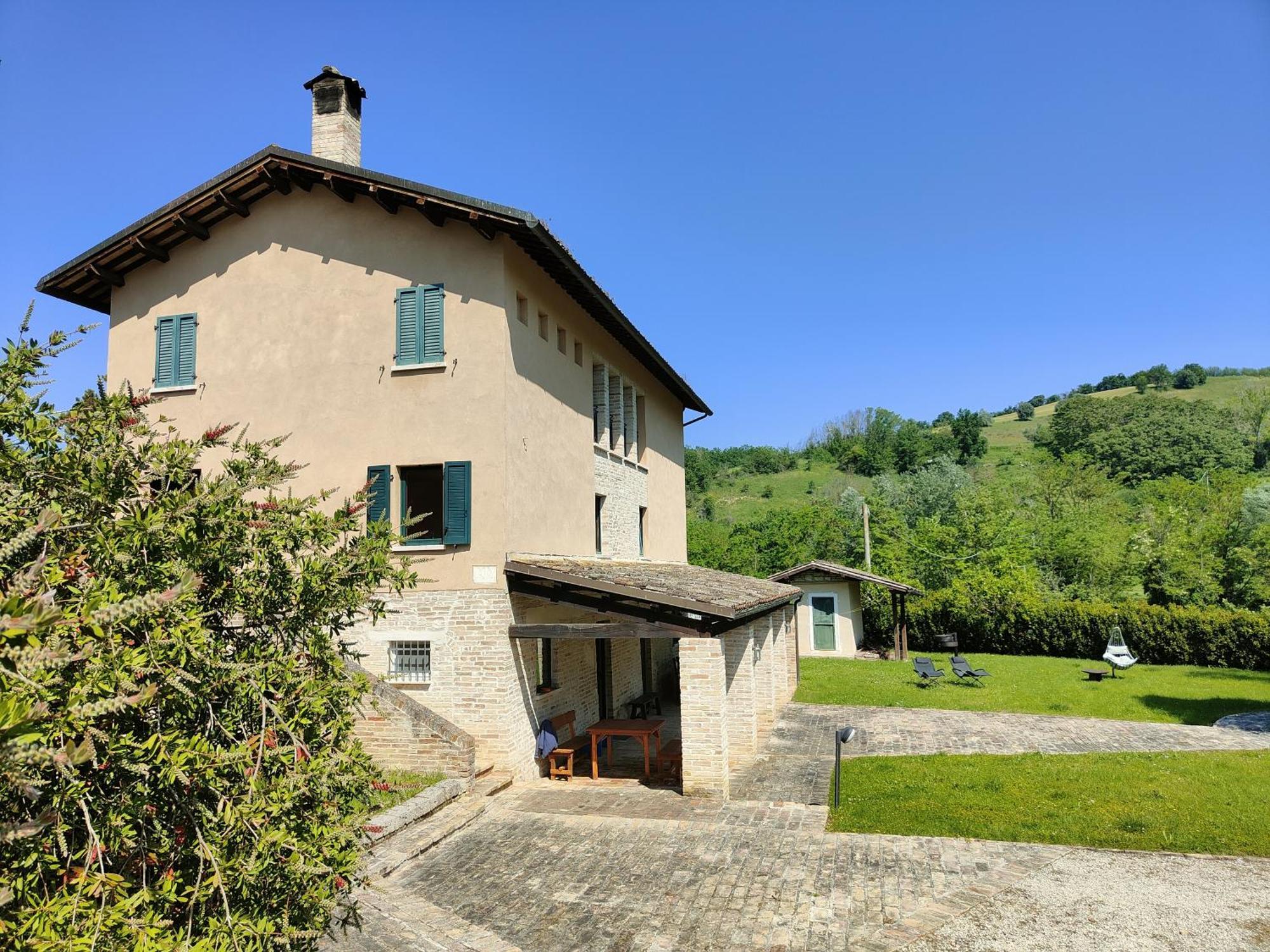 Вилла Agriturismo La Casa Del Vecchio Mulino Carassai Экстерьер фото